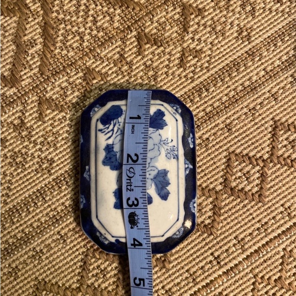 Trinket Box Blue & White Floral Chinoiserie Marked - Picture 4 of 6